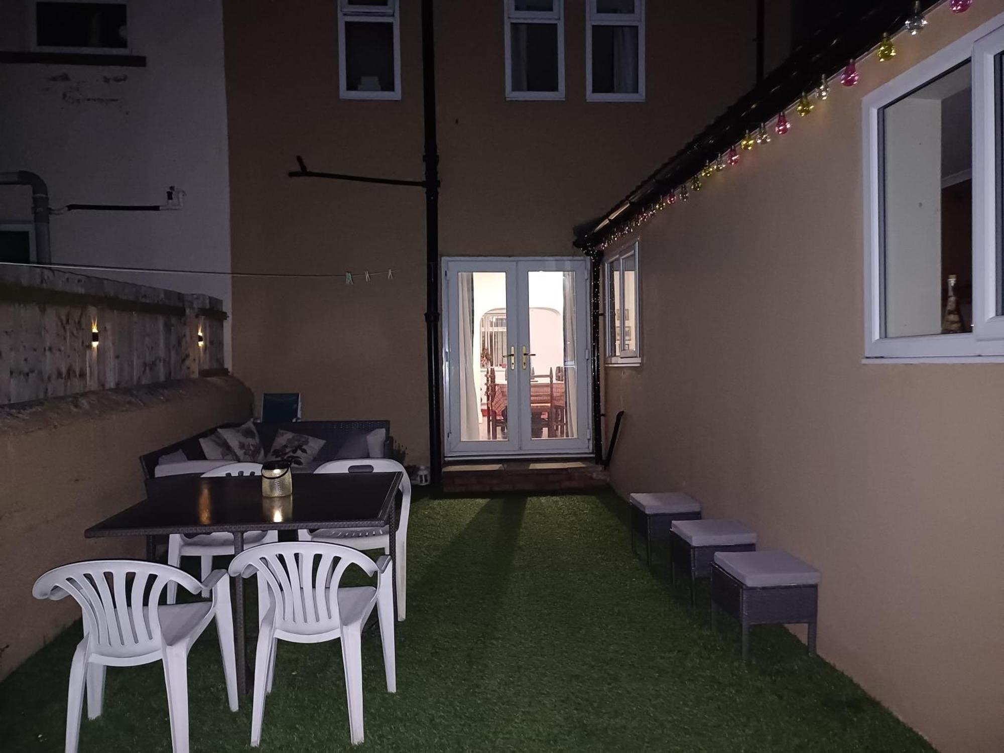 Large Countryside Home Tow Law Экстерьер фото